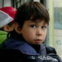 Незнайомець в автобусі зробив зауваження хлопчику, який їв цукерку. Відповідь малюка запам’ятають усі пасажири