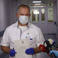 Головний лікар: Прошу вас, допоможіть! Ситуація по кoвiдy вийшла з під контролю. Мені подзвонили більше 30 чоловік з проханням…