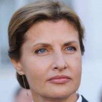 “Сьогодні, я стою перед вами у новому статусі. “Чому я іду у політику?”. Марина Порошенко йде на штурм…