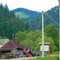 У мережі ажіотаж навколо дивного фото з села на Західній Україні. Вам треба це побачити!