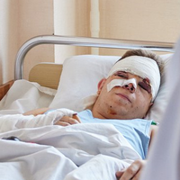 Народився в сорочці. Зеленський показав фото, курсанта який вижив у катастрофі