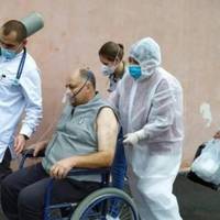 “Лікарі тягають 10-літрові кисневі балони і хворих.” Як лікують хворих на СОVID-19 на Хмельниччині