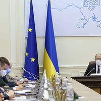 Кабмін відправляє учнів на 15-денні канікули