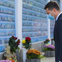 Зеленський ушанував пам’ять воїнів, загиблих за незалежність України