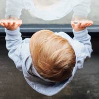 Госпіталізували одразу до реанімації: в Україні від Covid-19 померла дитина