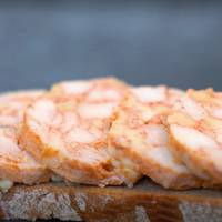 Рецепт супер смачної домашньої ковбаси на бутерброди з курячого філе — соковито і дуже ароматно