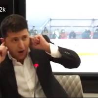 Відео. Курйозний інцидент трапився із Президентом Зеленським на відкритті Льодової арени у Маріуполі