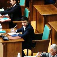 Політолог: “Дно! Такого не було навіть при Януковичу. Зелені після свого програшу пішли у ва-банк та вирішили пустити на знищення кінцево все антикорупційне законодавство”