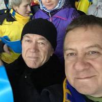 Айдер Муждабаєв: Сьогодні вночі пішов з життя мій батько. Він перестав дихати в лікарні, куди не міг зайти до нього ніхто. І це страшно…