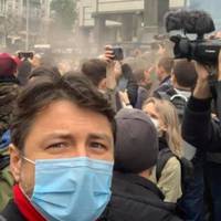 Сергій Притула: “Сьогодні під Конституційним судом стояв густий туман… Або влада починає поводити себе по людськи, або буде говорити вулиця