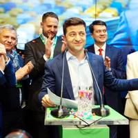 Андрій Альохін: “Трясця, як же задрав цей цирк! Не думав, що напишу це, але я сумую за краватками, костюмами і нудними промовами з цифрами і викладками”