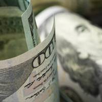 Долар різко здешевшав після вихідних: курс валют на 9 листопада