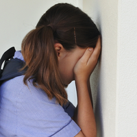 У Рівному біля школи чоловік зґвалтував одну з учениць