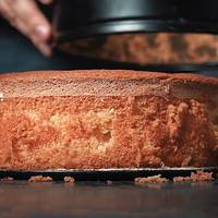 Улюблений рецепт: бісквіт до чаю всього із 3 інгредієнтів