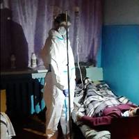 Шок!! Це Вам не Феофанія… Світлини жахають… Каналізація не працює, води немає, світла немає, персонал ліхтариком підсвічує, щоб робити уколи і ставити крапельниці.