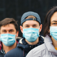 За маску на підборідді починають штрафувати: коронавірус 19 листопада