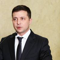 “Максимум за декілька днів 8 тисяч грн приходять вам на картку.” Зеленський пообіцяв гроші постраждалим через каратнин