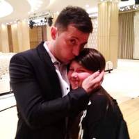 Блогер: “Сподіваюсь, діти Зеленського будуть вчитись в університеті, який очолював Шкарлет. І сидіти в тюрмі бутуь за звинуваченням Авакова. І лікуватись будуть в лікаря Степанова.”