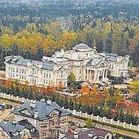 Більше за Букінгемський палац: журналісти знайшли ймовірний палац Путіна