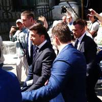 “За ним полюють спецслужби і теpopисти з усього світу!”: журналіст порівняв охорону Барака Обами і Володимира Зеленського