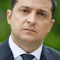 У Зеленського серйозні проблеми , адже вже майже половина українців вимагають його дострокової відставки.