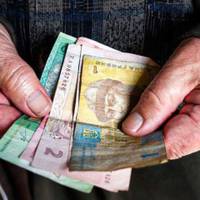 Пенсіонери отримали підвищення з 1 січня: кого це торкнеться