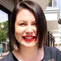 Медіаекспертка: Дорогий Зеленський! Я вчора зустрічала Новий рік в Нових Санжарах разом зі своєю родиною. Біля телевізорів це робили тисячі великих і малих новосанжарців...