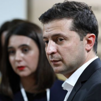 “Як умру, то поховайте мене, де завгодно”! Новорічне звернення Зеленського жорстко висміяли за “какая разница?”