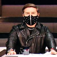 Волонтерка: Сором так й все. Ганьбіще! Політолог Карасев в такому вигляді виступає на політичних програмах...