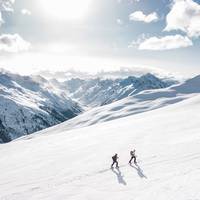 Не поділили землю: на Закарпатті селяни заблокували роботу гірськолижного курорту