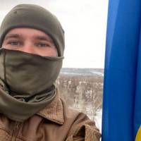 Перед окупованим Луганськом на 25-метровій вишці вінничанин вивішав український прапор