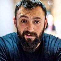 Засновник Veterano Pizza: “Якщо ви імбіцили, не спроможні вивчити українську мову, то мені вас не шкода. Шльопайтє отсюда на…”