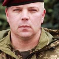 Петро Порошенко : Щиро вітаю з днем народження, Генерале! У свої 48 років генерал має стільки бойового досвіду, що...