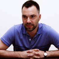 Не можна чіпати українського Президента! Ви вівці, лакеї…: Арестович звернувся до критиків влади