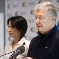 Епоха шоуменів закінчилася і дуже дорого обійшлася Україні — Порошенко про скандальну заяву Зеленського щодо Криму