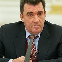 Секретар РНБО Олексій Данілов: “Хотів би подякувати людині з Москви, яка запропонувала співробітникам “112 Україна”, ZIK і NewsOne повернутися додому в Москву …”