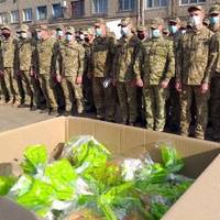 Волонтери привезли захисникам на сході України 15 тисяч пасок