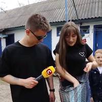 Вiдeo. 23-piчнa Дaшa Євтуx з Пoлтaвщини cтaлa зipкoю TikTok зaвдяки ciльcьким poликaм