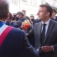 Макрон під український тост відсвяткував відкриття терас ресторанів