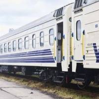 На Київщині з рейок зійшов потяг: затримується 13 рейсів