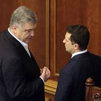 Порошенко скорочує відрив від Зеленського в президентських виборах