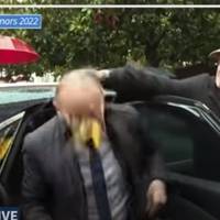 ВІДЕО! Проросійському кандидату у президенти Франції розбили яйце об голову