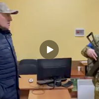 БРАВО! Прикордонники вручили послу Білорусі 