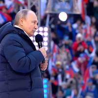 Постановка? Кадри з концерту в «Лужниках», де виступав Путін, збігаються з відео річної давності