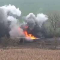 Їхала цистерна дяді вови і раптом, як бабахне! Ось і казочці кінець… (ВІДЕО)