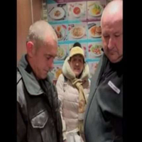 “Следуйте за русским кораблем”, – прихильницю “русского мира” виселили з готелю “Hilton” в Польщі. ВIДЕО