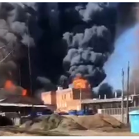 У Росії сталася пожежа на хімічному заводі (відео)