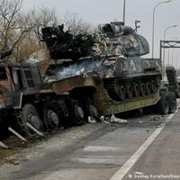 «Пацанов дох*я по*башило наших, пи*зец дохя… Официально то одно, а я тебе скажу: 25 900 погибших. Это, бля*ь, за 2 месяца…» - розповідає окупант РФ у перехопленій розмові своєму другу