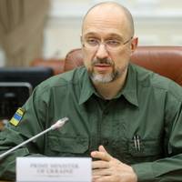 Шмигаль відповів чи будуть чоловіки виїжджати закордон під час війни