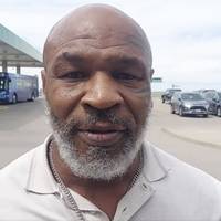 Майк Тайсон звернувся до українського народу з посланням із трьох слів. Відео